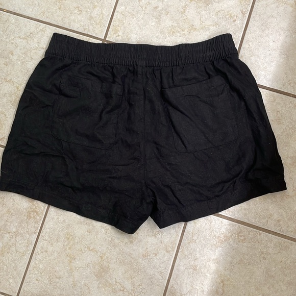Old Navy Black Comfort Waistband Shorts - EUC! - Picture 5 of 6